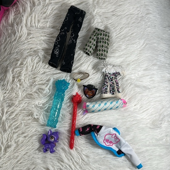 Monster High Draculaura Car w Random TLC Accessories Lot - Picture 8 of 14